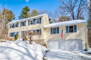 12 Shelly Dr, Pelham, NH 03076 - Photo 1