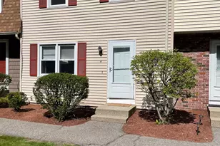 4 Stonegate Ln, Derry, NH 03038 - Photo 1