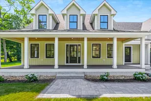 195 Amesbury Rd, Kensington, NH 03833 - Photo 1
