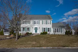 4 Chelsea Ct, Nashua, NH 03062 - Photo 1