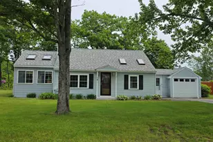 21 Hobart St, Concord, NH 03303 - Photo 1
