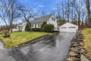 8 Oakdale Ave, Nashua, NH 03062 - Photo 1