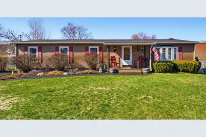 129 Brady Circle, Manchester, NH 03109 - Photo 1