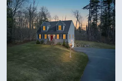 274 Pleasant Street, Epping, NH 03042 - Photo 1
