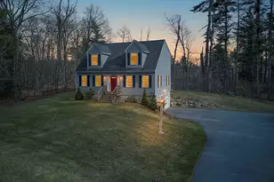 274 Pleasant St, Epping, NH 03042 - Photo 1