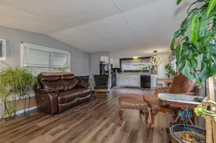 4 Clovercrest Dr, Nashua, NH 03062 - Photo 1
