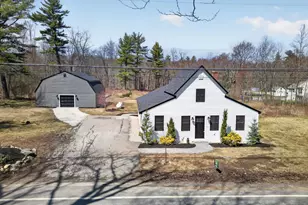 211 Sandown Rd, Chester, NH 03036 - Photo 1
