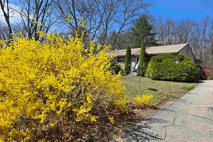 37 Country Club Ln, Merrimack, NH 03054 - Photo 1