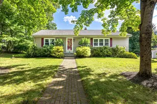 18 Center Cir, Plaistow, NH 03865 - Photo 1