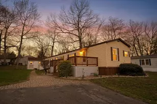 11 Amy Ln, Hampstead, NH 03841 - Photo 1