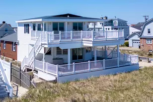 103 Ocean Dr, Seabrook, NH 03874 - Photo 1