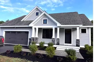 22 Edgewater Dr, Brentwood, NH 03833 - Photo 1