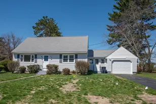 9 Juniper Ln, Nashua, NH 03063 - Photo 1