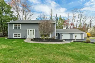 6 Castle Dr, Hooksett, NH 03106 - Photo 1