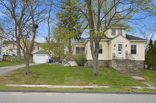 82 Sunnyside St, Manchester, NH 03103 - Photo 1