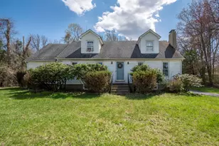 91 Hampstead Rd, Derry, NH 03038 - Photo 1
