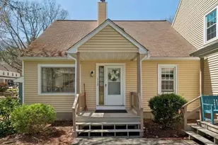 112 Winterwood Dr, Londonderry, NH 03053 - Photo 1