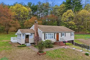 35 Nashua Rd, Pelham, NH 03076 - Photo 1
