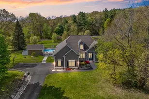 5 Primrose Ln, Salem, NH 03079 - Photo 1