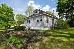 8 Harding St, Rochester, NH 03867 - Photo 1