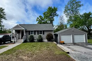 29 Lee Ave, Manchester, NH 03109 - Photo 1