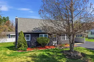 76 Granite St, Hooksett, NH 03106 - Photo 1