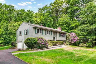 6 Currier Dr, Londonderry, NH 03053 - Photo 1
