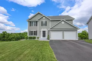 142 Brookview Dr, Hooksett, NH 03106 - Photo 1