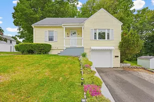 175 Peak St, Manchester, NH 03104 - Photo 1