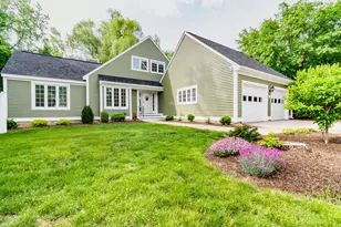 152 Straw Hill Rd, Manchester, NH 03104 - Photo 1