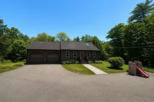125 Main St, Raymond, NH 03077 - Photo 1