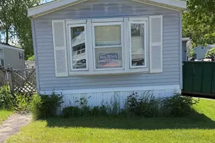 17 Wayland Cir, Exeter, NH 03833 - Photo 1