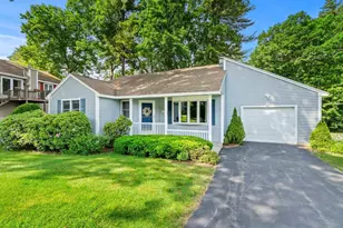 10 Jamaica Ln, Nashua, NH 03063 - Photo 1