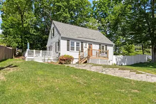 122 Westwood Dr, Nashua, NH 03062 - Photo 1
