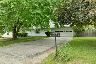 15 Fairview Ave, Pembroke, NH 03275 - Photo 1
