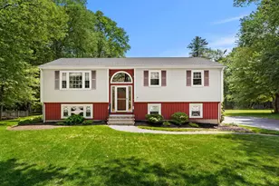 9 Quaker St, Newton, NH 03858 - Photo 1