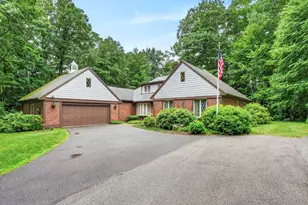 28 Buttonwood Rd, Bedford, NH 03110 - Photo 1