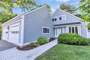 555 Straw Hill Rd, Manchester, NH 03104 - Photo 1
