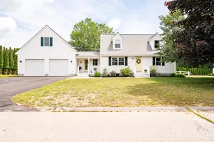 477 Stockdale Cir, Rollinsford, NH 03869 - Photo 1