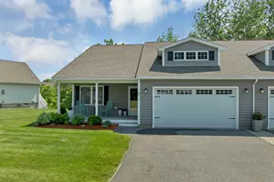 18 Weymouth Ct, Hudson, NH 03051 - Photo 1