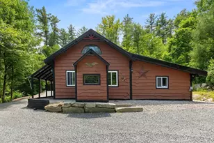 529 Maple St, Newport, NH 03773 - Photo 1