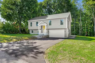 15 Bartlett St, Epping, NH 03042 - Photo 1