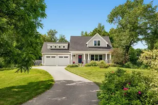 4 Betty Ln, Stratham, NH 03885 - Photo 1