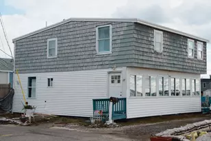 27 Perkins Ave, Hampton, NH 03842 - Photo 1
