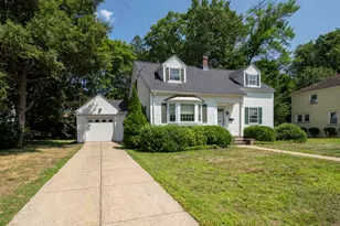 831 Maple St, Manchester, NH 03104 - Photo 1