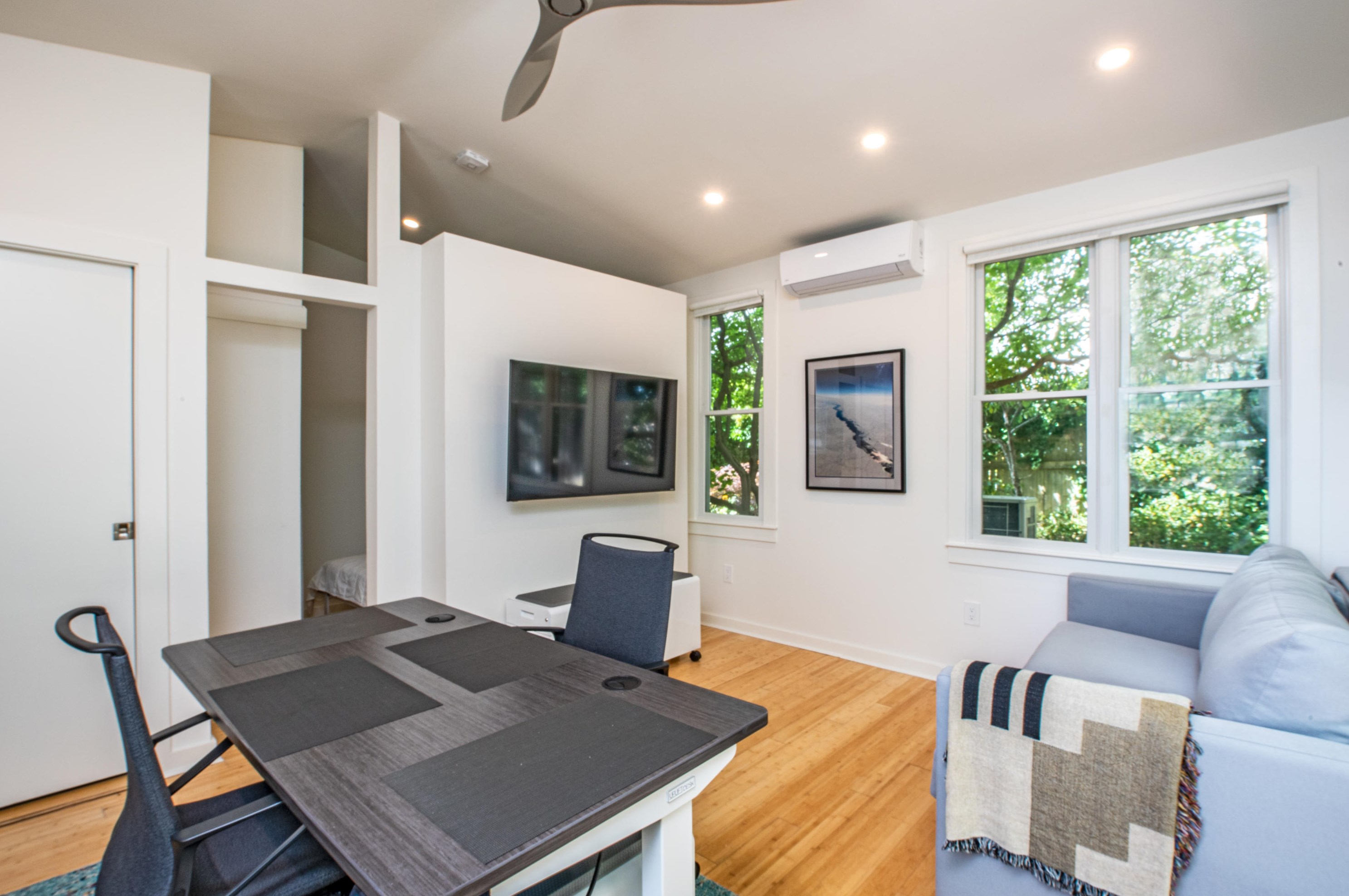 3 Carver St, Provincetown MA 02657-2112 exterior