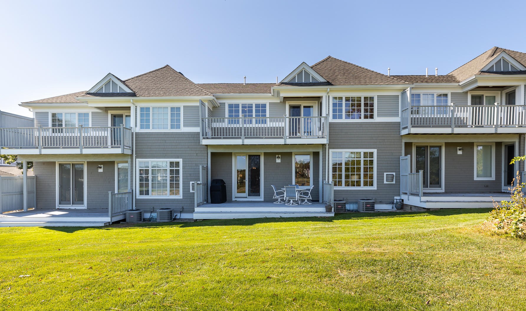 41 Seaview Ln, Mashpee, MA 02649