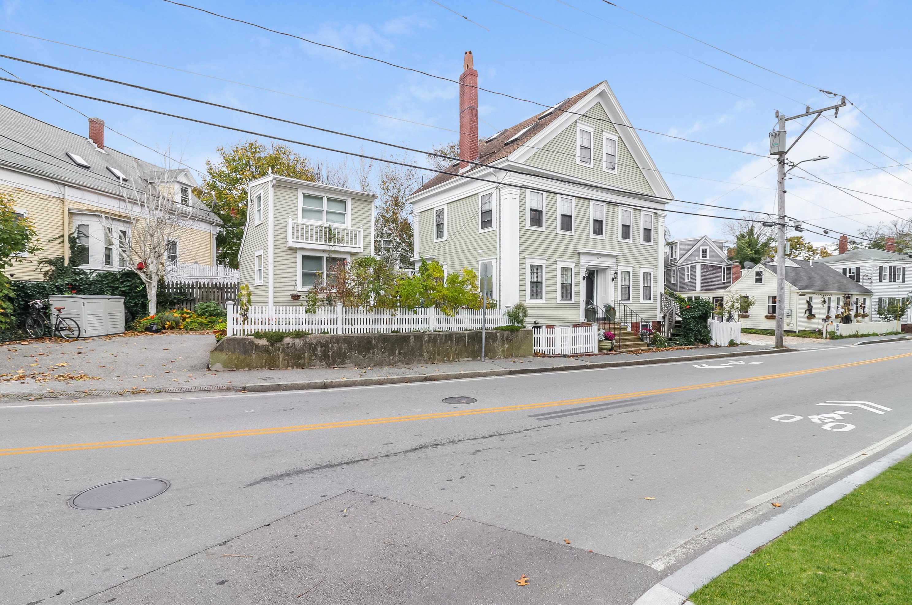 127 Bradford St, Provincetown, MA 02657 exterior