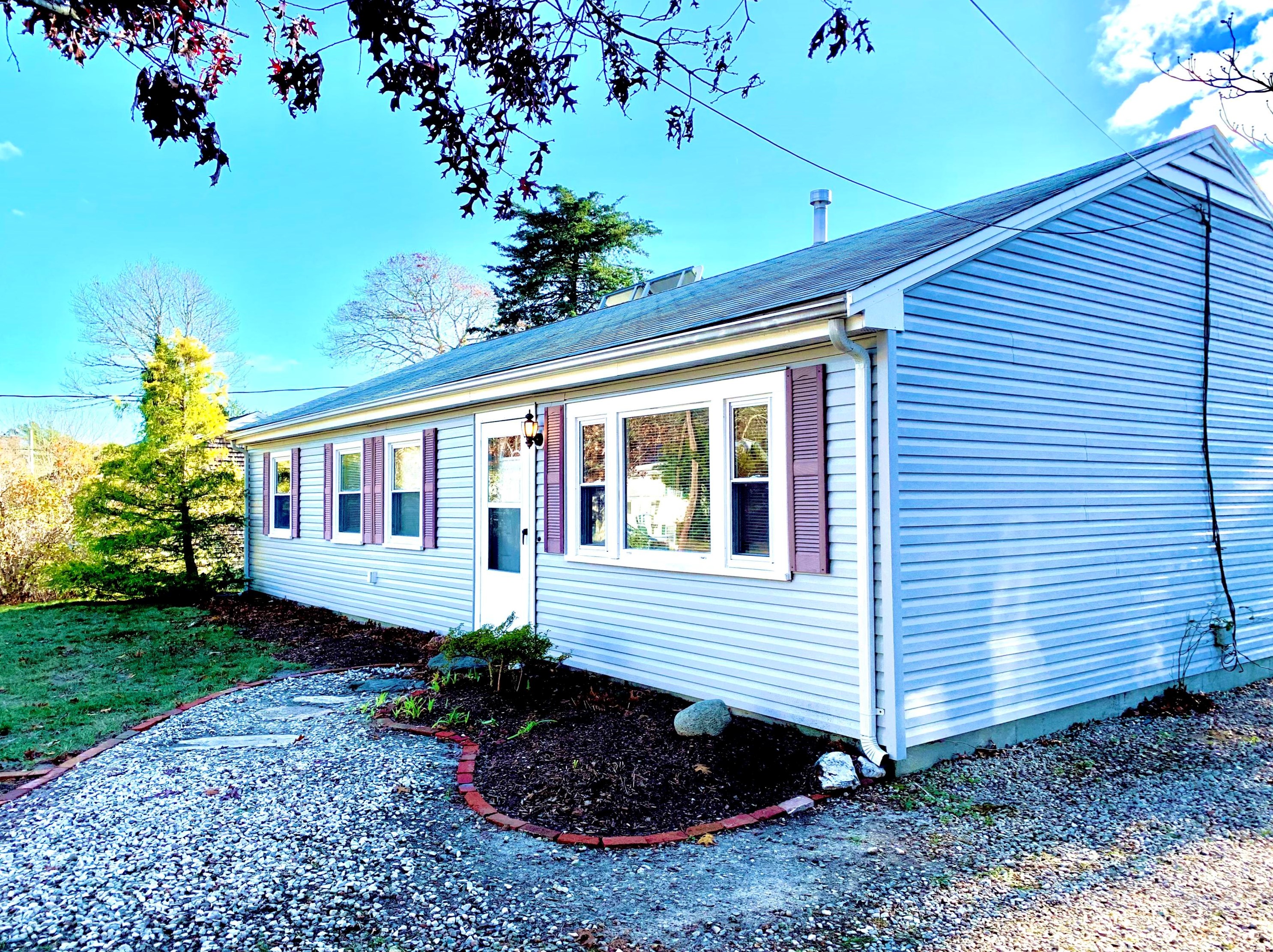 17 Crows Nest Dr, Bourne, MA 02532 exterior