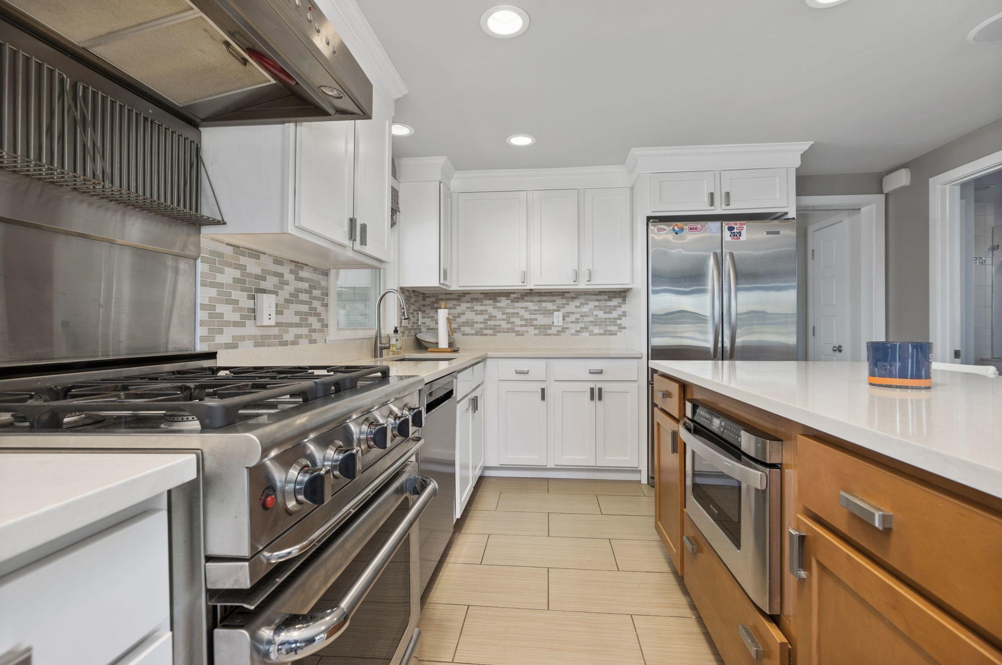 597 Circuit Ave, Bourne MA 02559-2031 exterior